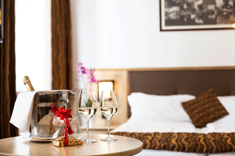 Hotel-Portici-Riva-del-Garda-camera