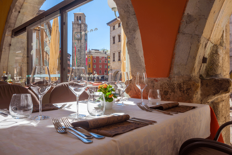 Hotel-Portici-Riva-del-Garda-ristorante