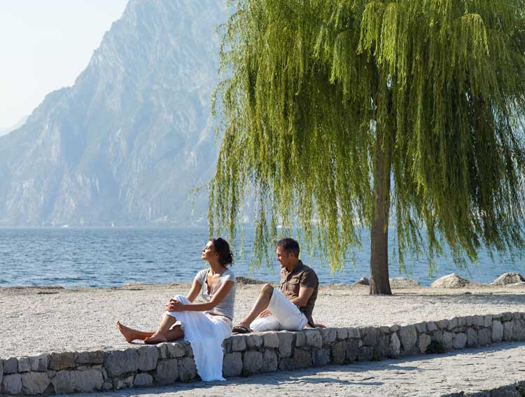 Hotel-Portici-Riva-del-Garda-spiaggia