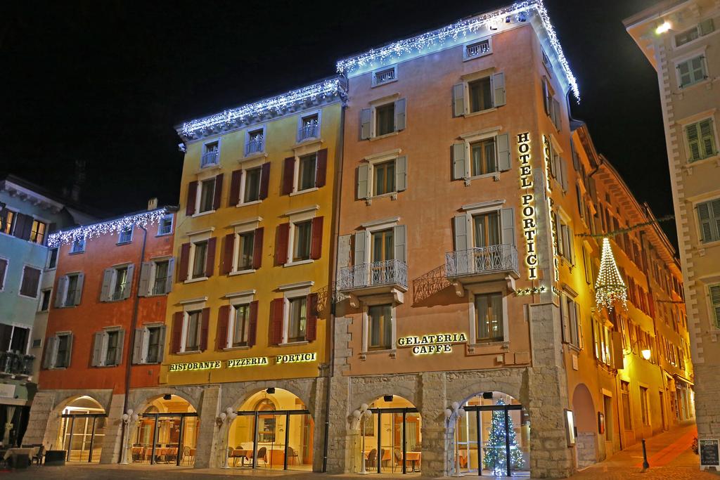 hotel-portici-riva-del-garda-