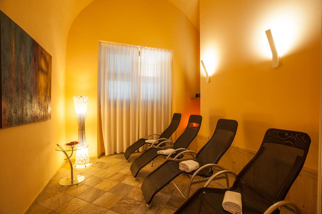 hotel-portici-riva-del-garda-